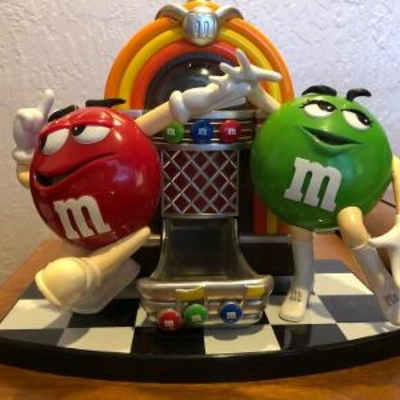 M&M's Rockin Roll Cafe Jukebox Candy Dispenser - Picture 2 of 7